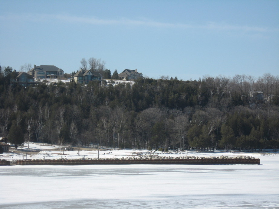 Egg Harbor, WI: Homes on the bluff overlooking Egg Harbor in the late winter