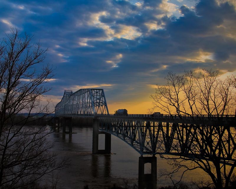 Chester, IL: Mississippi River Bridge at Chester, IL