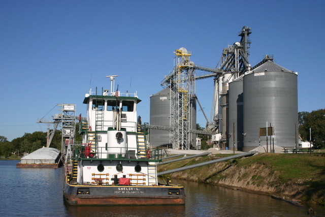 Evansville, IL: Evansville Riverfront at FS Grain Handling Terminal