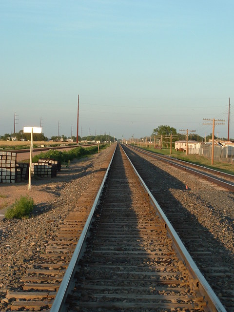 Lamar, CO: Rail road tracks going into Lamar Colorado