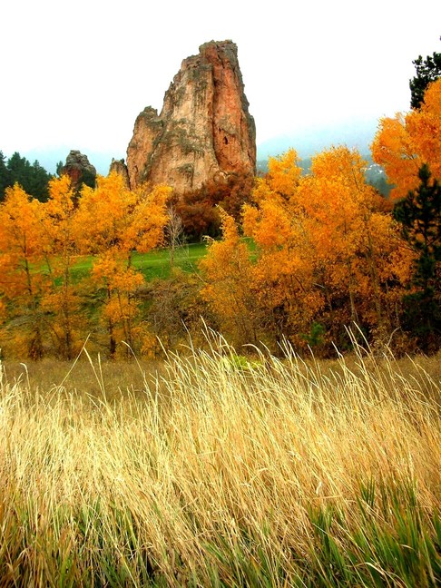 Larkspur, CO: Sentinel Rock at Perry Park Country Club, Larkspur