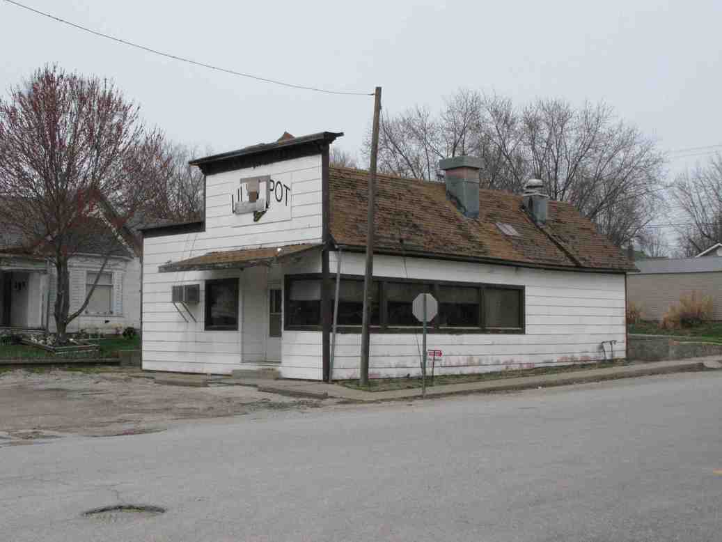 Dearborn, MO: Corner of Downtown Dearborn MO