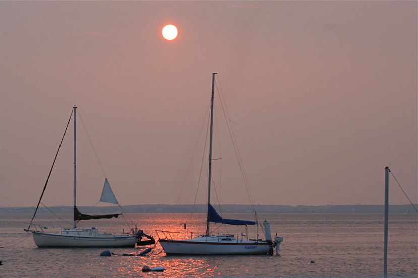 Manahawkin, NJ: Sunset Boats, Long Beach Island