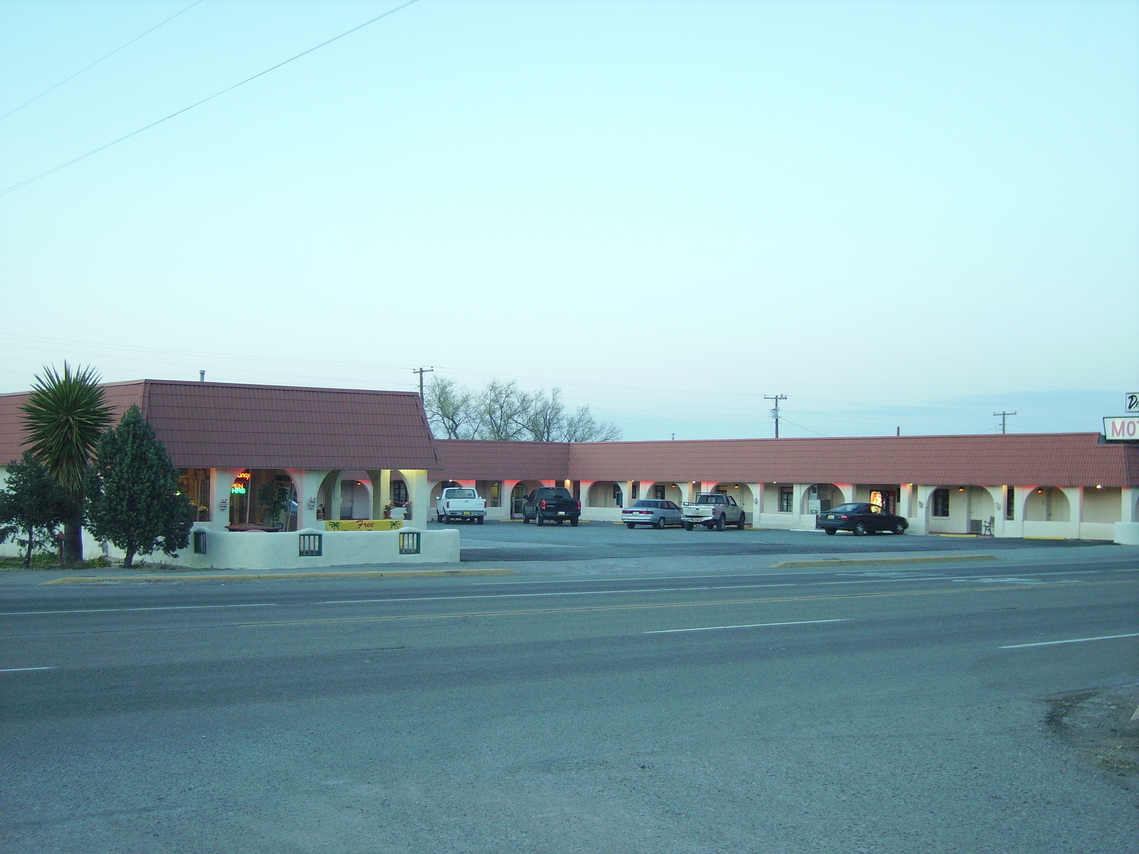 Vaughn, NM desert motel photo, picture, image (New Mexico) at city
