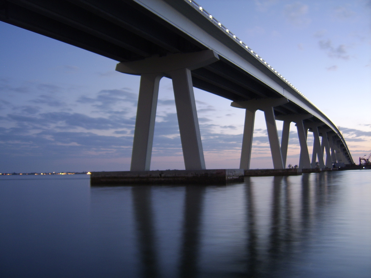 Fort Myers, FL: Night Shot of the new bridge/causeway in Fort Myers