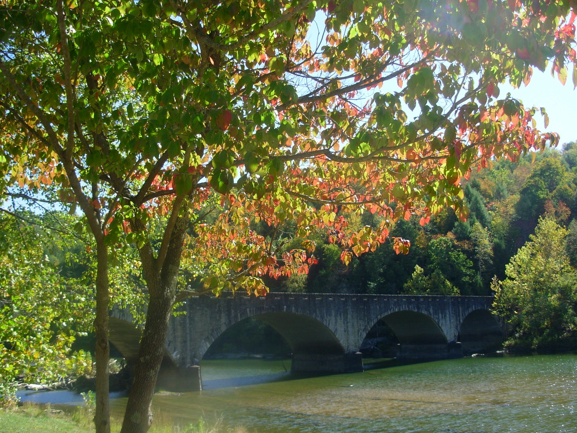 Cumberland Falls, KY: Cumberland Falls Autumn At the Bridge 2