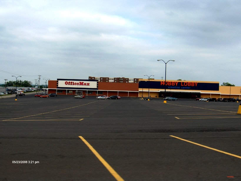 St. Joseph, MO: Strip Mall on Belt Highway