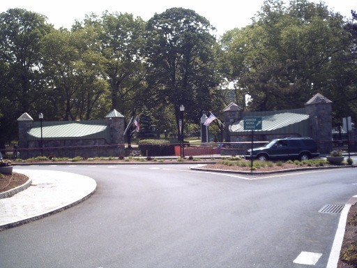 Mount Vernon, NY: Hartley Park NW Entrance