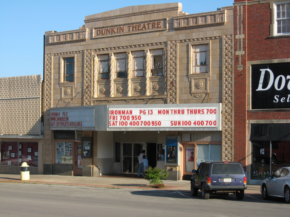 Cushing, OK: Dunkin Theater, Cushing's only movie house