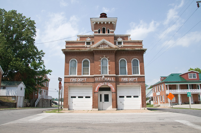 Hermann, MO: Old City Hall and Fire Station