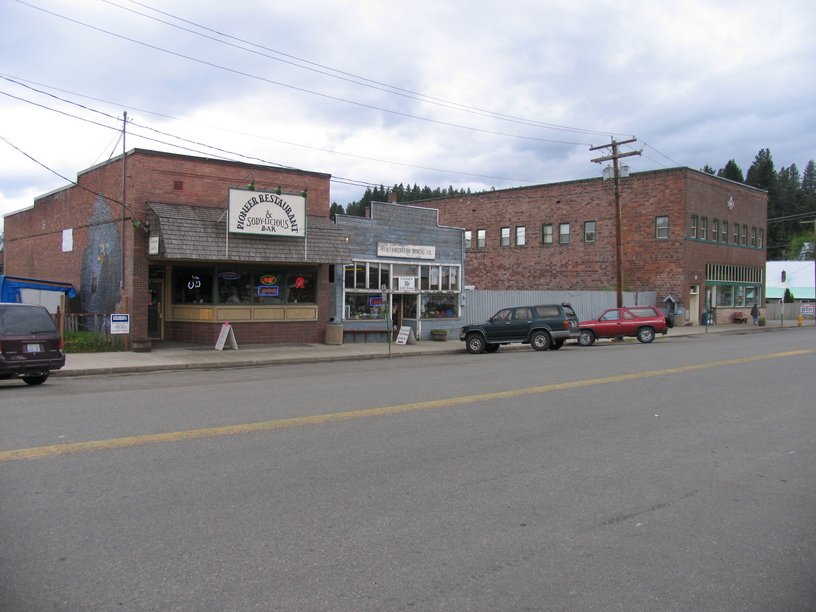 Roslyn, WA: Pennsylvania Ave, Looking Due South towards "Fleischman's" Office