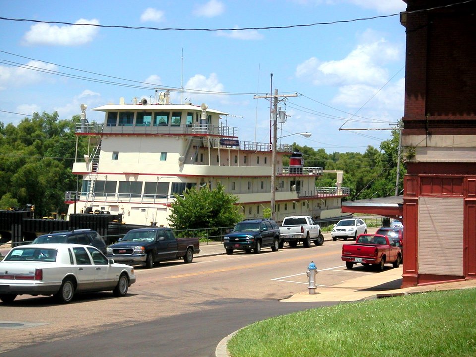 Vicksburg, MS: 400 ton motor vessel MISSISSIPPI in place for a museum beside downtown Vicksburg mainstreet.
