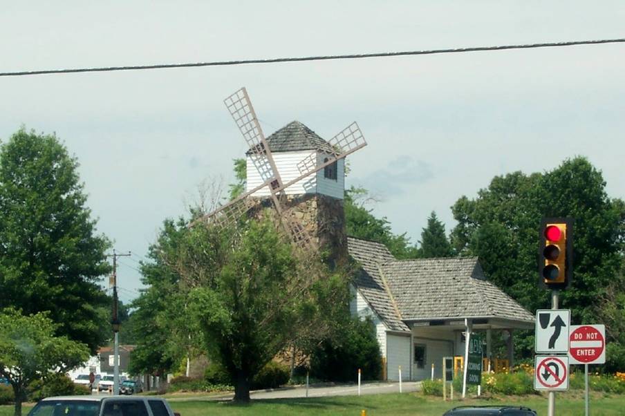 Mechanicsville, VA: Landmark Windmill of of Route 360 in Mechanicsville, Va.