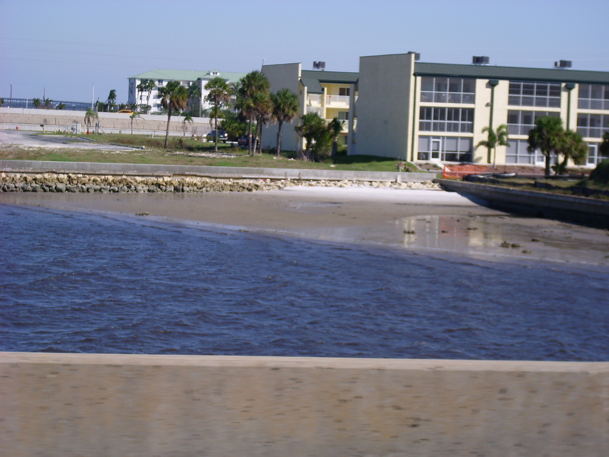 Port Charlotte, FL: We Need To Conserve The Water Usage...