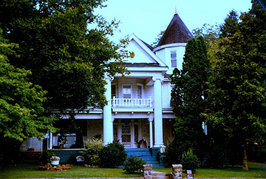 Rockwood, TN: historic Kingston Avenue house, Rockwood, Tennessee