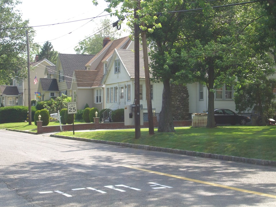 West Caldwell, NJ: typical residential housings