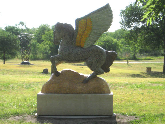 Lampasas, TX: Statue in Hanna Springs Park