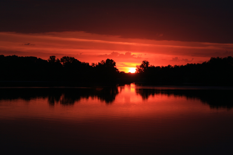 Olney, IL: Sunrise At East Fork Lake