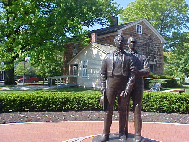 Carthage, IL: Joseph Smith and his Brother Hyrum Statue