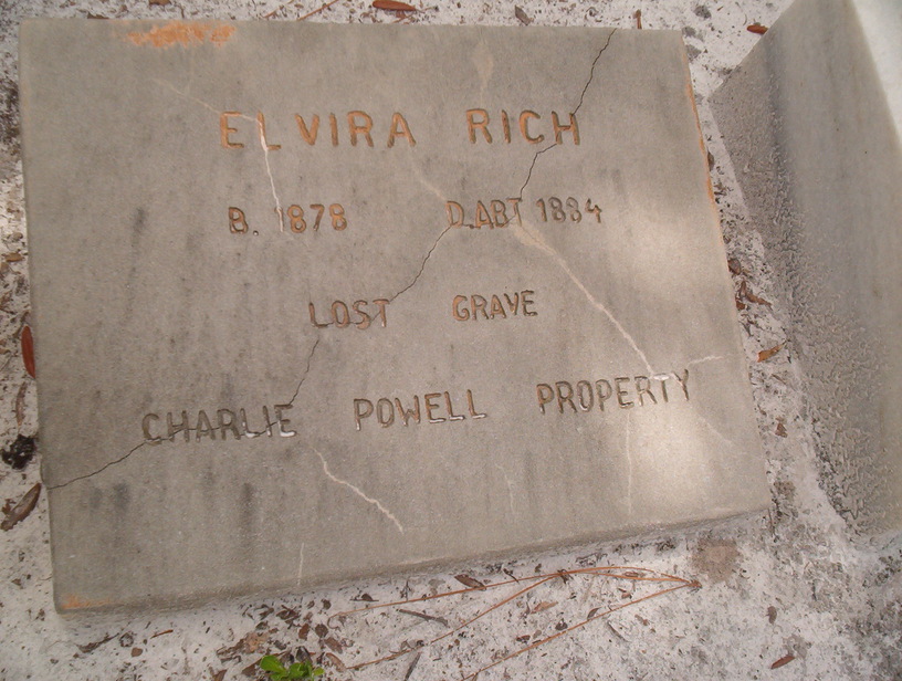 Myakka, FL: 34th Ave East Myakka city, grave yard on friends property