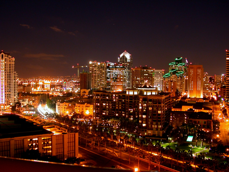 San Diego, CA: San Diego skyline at night