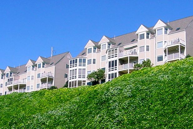 Knoxville, TN: Condos overlooking the Tennessee River and Volunteer Landing-Knoxville, Tn.