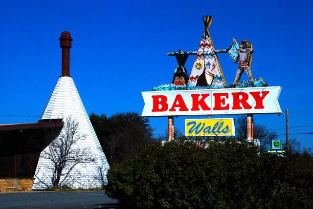 Waldorf, MD: Walls Wigwam Bakery in Waldorf, MD