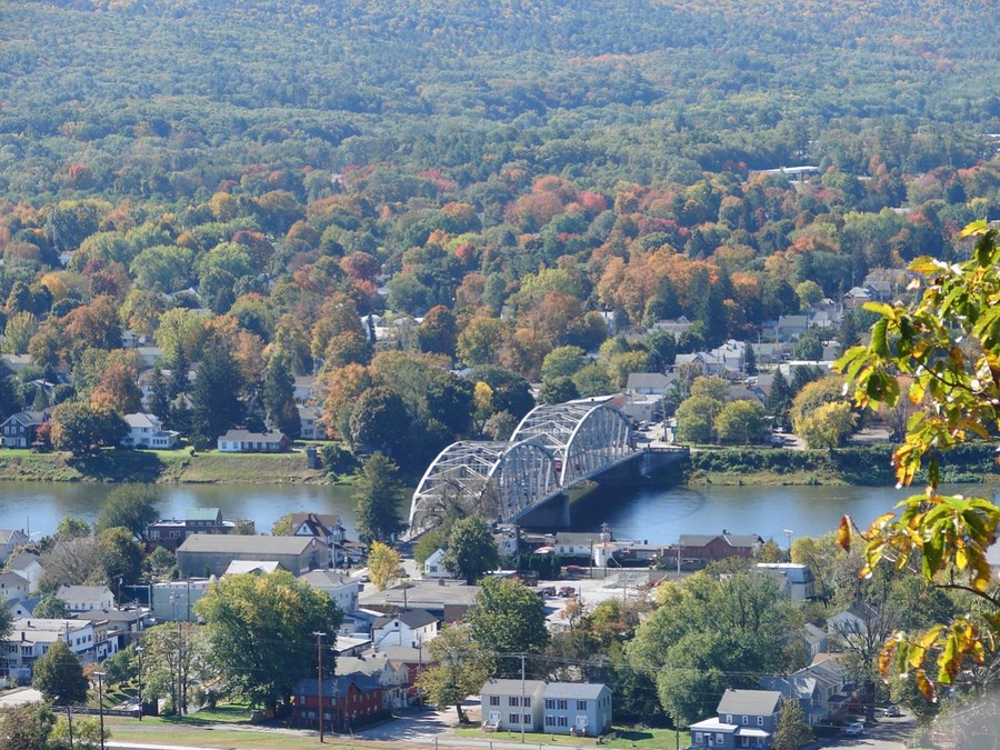 Port Jervis, NY: Delaware River bridge