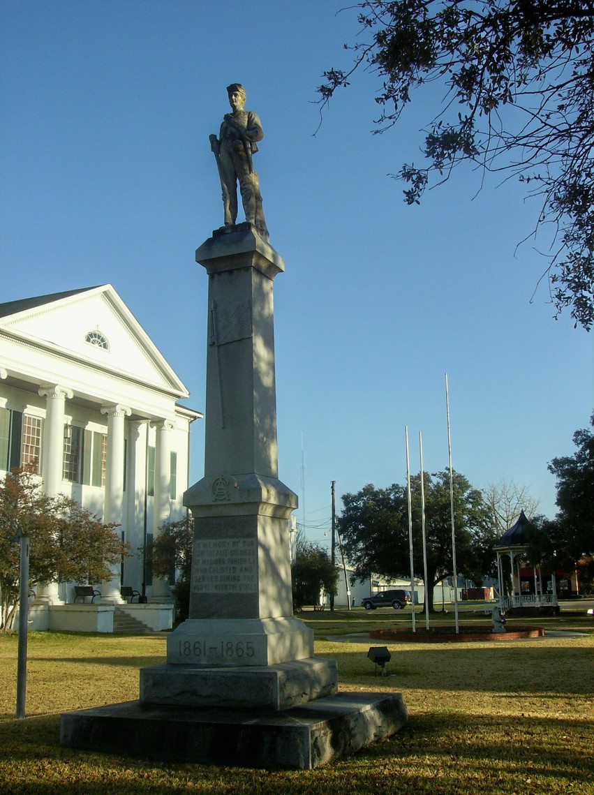 Tallulah, LA: Confederate Monument and Madison Parish Courthouse, Tallulah, Louisiana