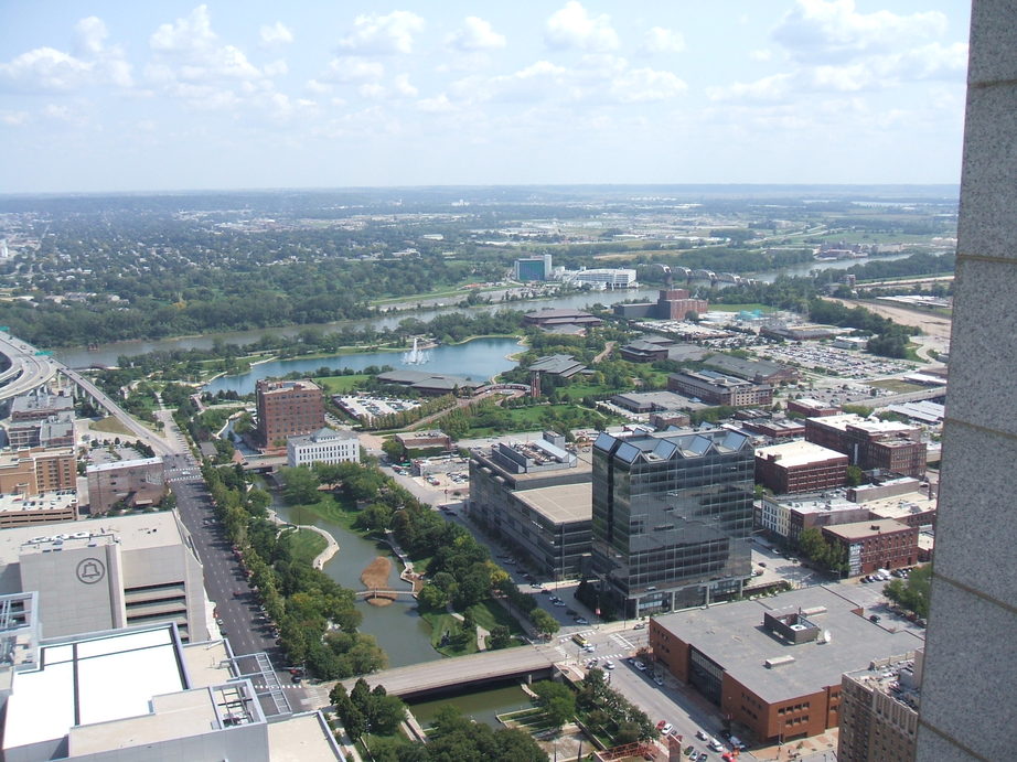 Omaha, NE: Leahy Mall/Heartland of America Park from top of FNB Tower