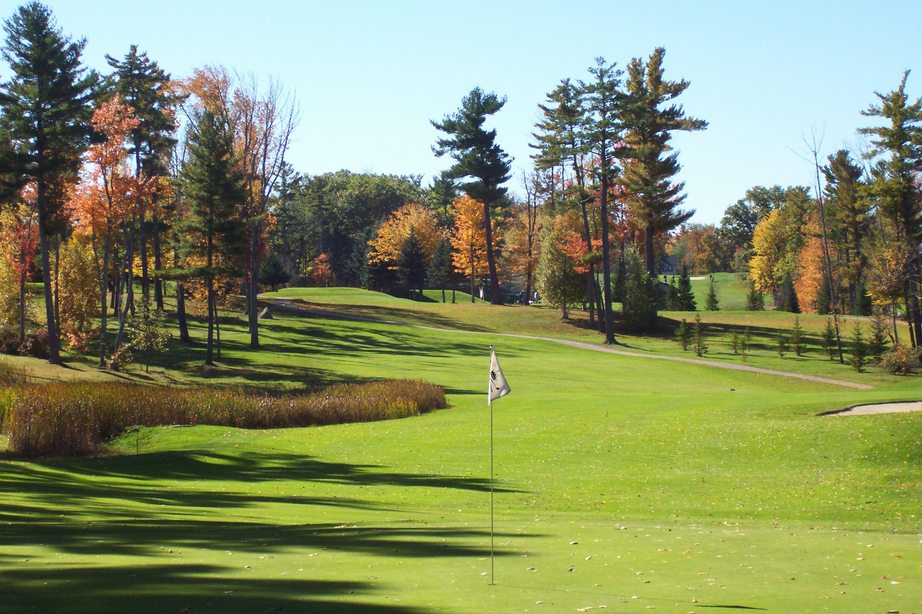 Wolfeboro, NH: 14th Hole - Fall at Kingswood Golf Course