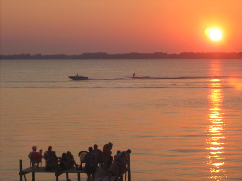 Clear Lake, IA: Enjoying The Day's Final Show on Clear Lake.....the Boat, the Skier & the Sun