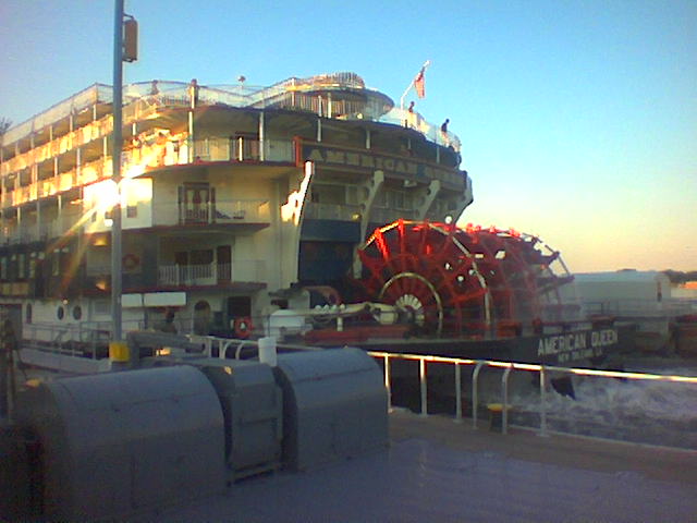 Canton, MO: mississippi queen at canton lock and dam