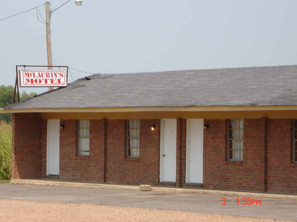 Winstonville, MS: Winstonville Hotel and Juke Joint