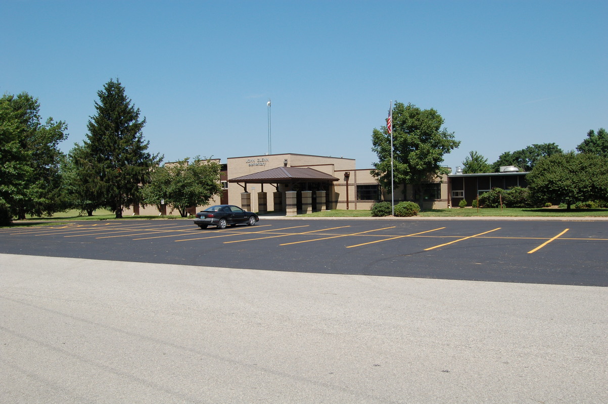 Country Club, MO: Country Club Missouri - The John Glenn Elementary School