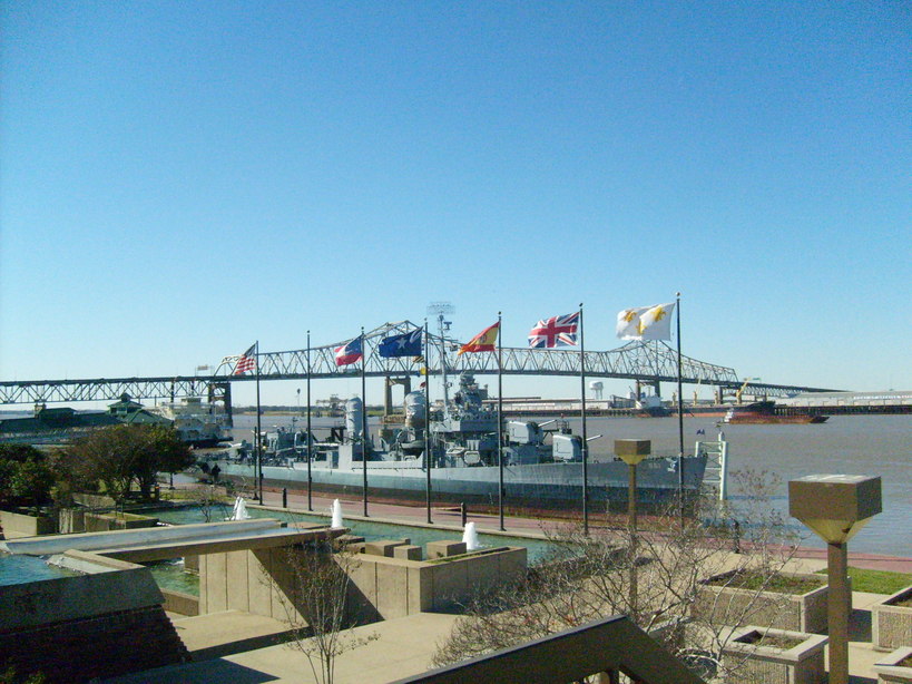 Baton Rouge, LA: Baton Rouge, USS Kidd, Mississippi River Bridge