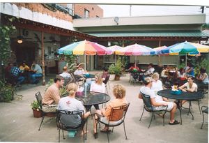Ruston, LA: Courtyard dining at downtown Ruston restaurant
