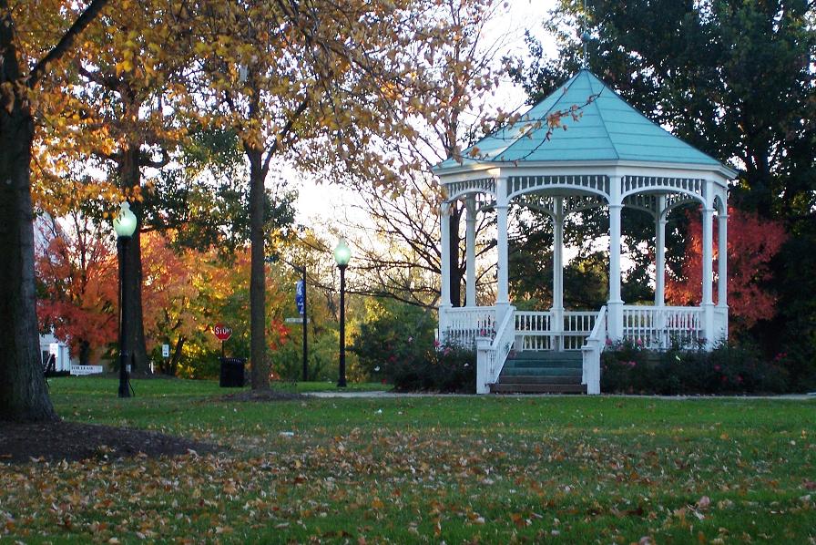 Hudson, OH: Hudson in Autumn, the gazebo on the town green