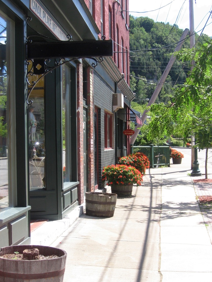 Little Falls, NY: Little Falls Art and Antique area