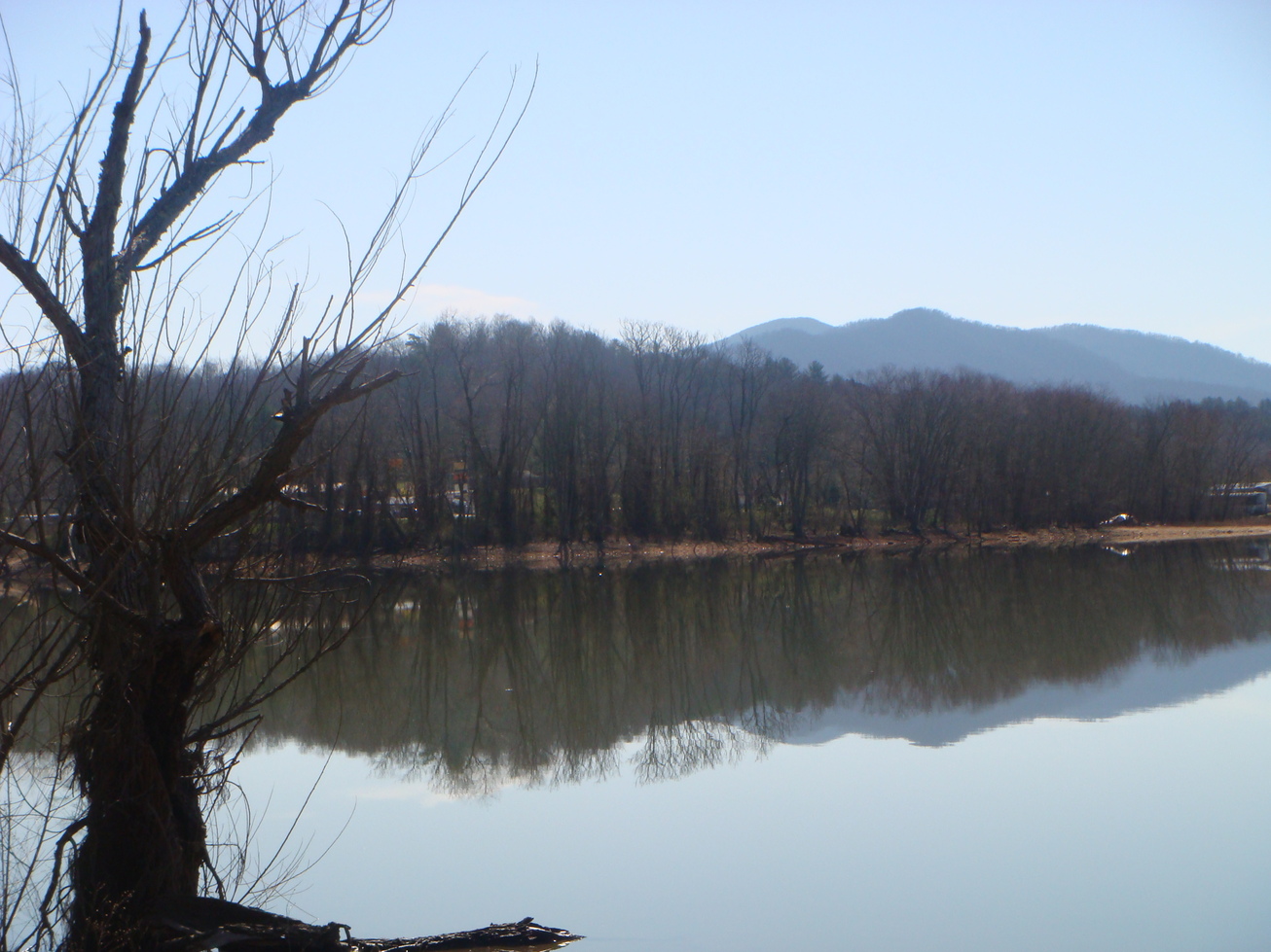 Hiawassee, GA: Lake Chatuge in March
