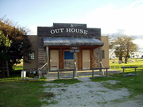 Mesquite, TX: Restrooms at Samuell Farm
