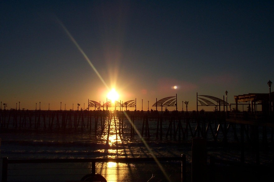 Redondo Beach, CA: The pier with at sundown. Thisis beautiful.