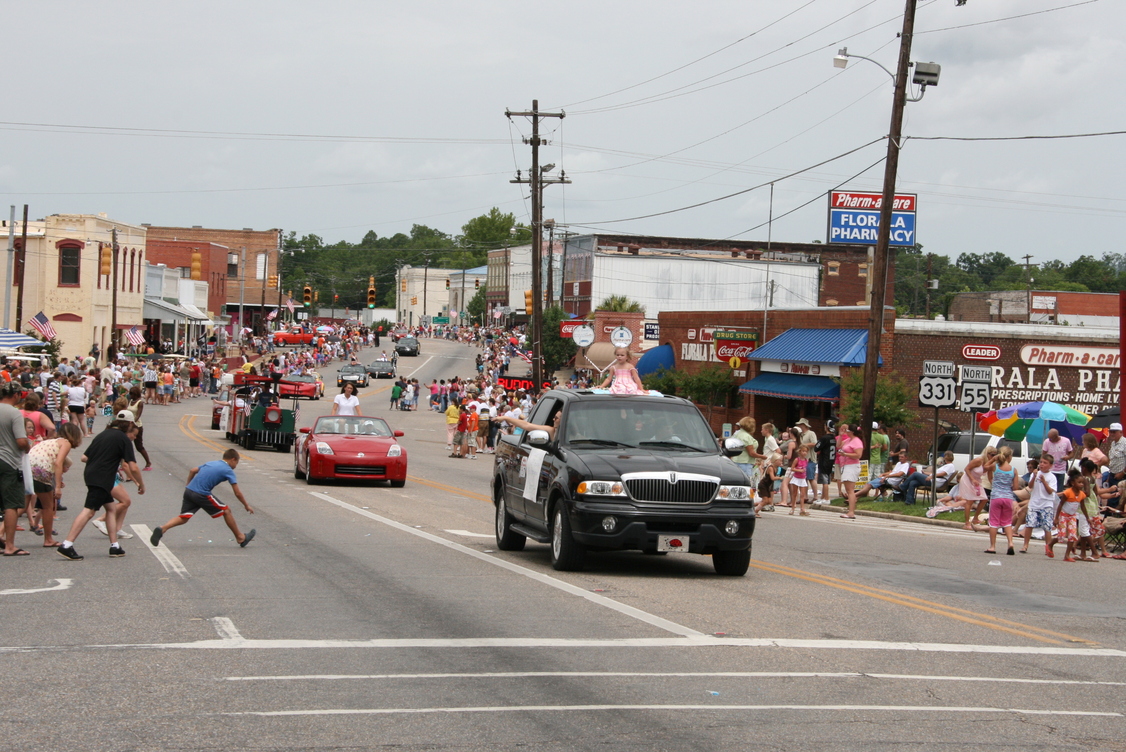 Florala, AL: Parade with Beauty queens coming down middle of town