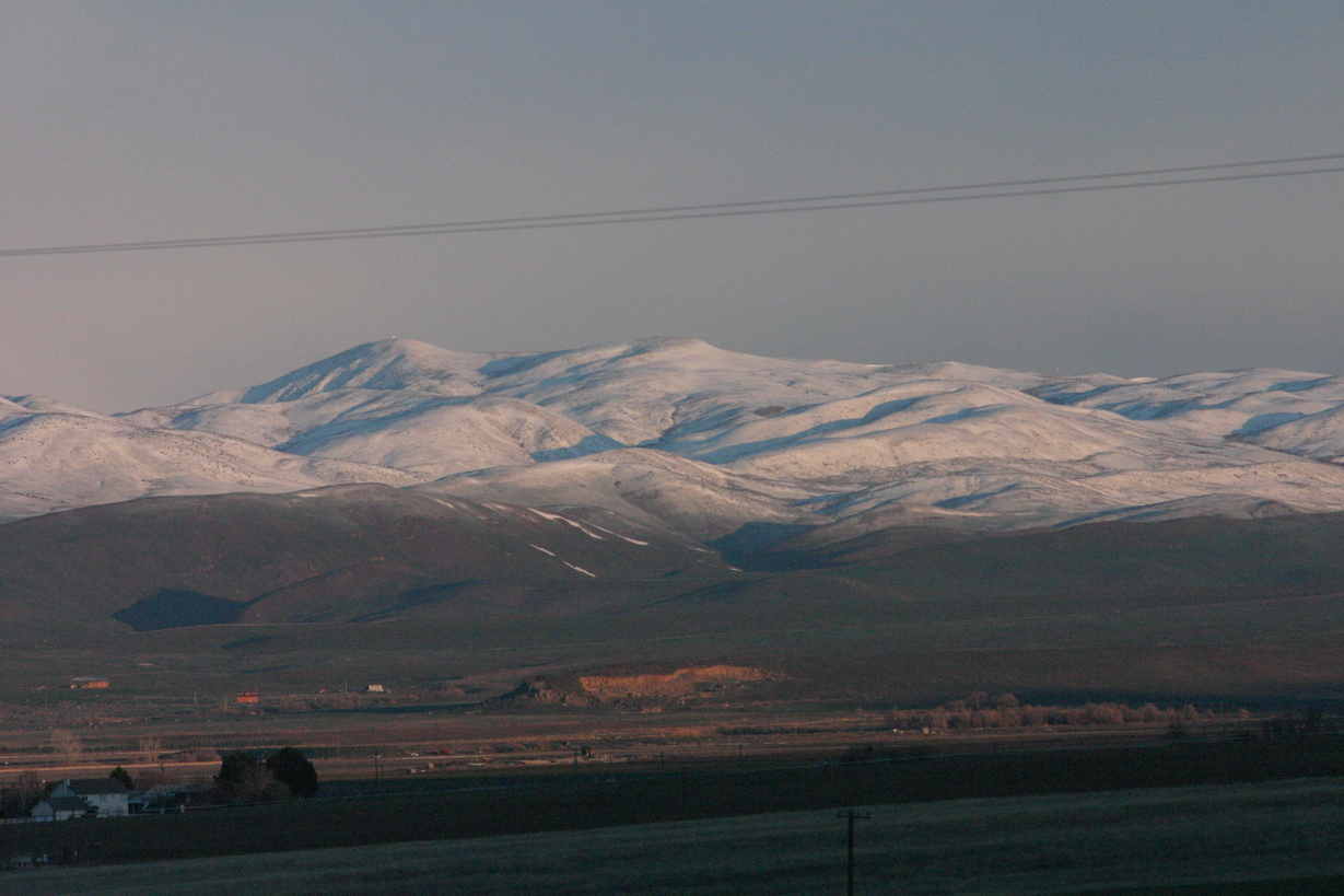 Weiser, ID Mtns, west of Weiser at sunrise, March '08 photo, picture