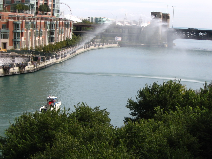 Chicago, IL: The Chicago River, towards Navy Pier
