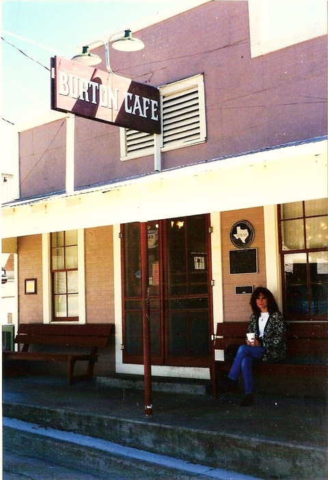 Burton, TX: Burton Cafe