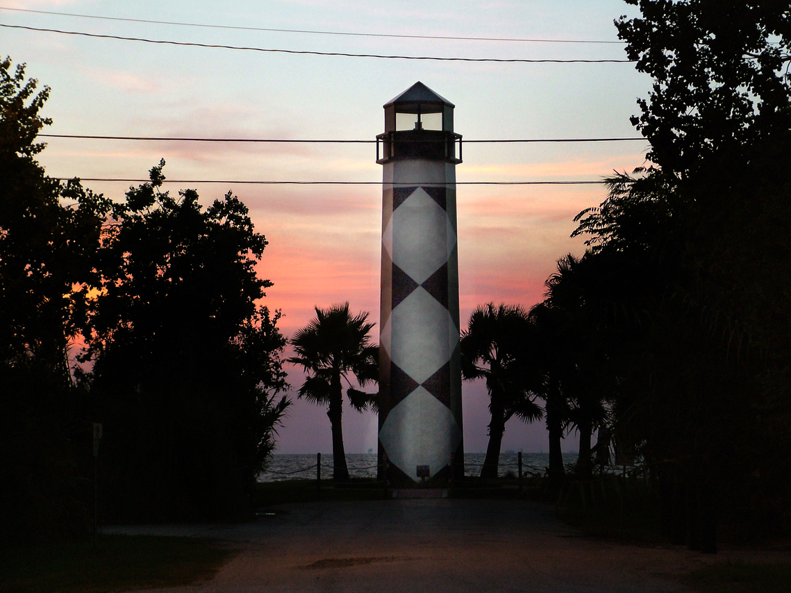 Kemah, TX: Sunrise at Kemah Lighthouse
