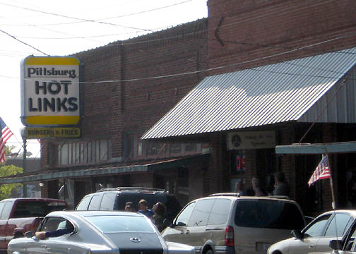 Pittsburg, TX: Famous Pittsburg Hot Link Restaurant - Great Food