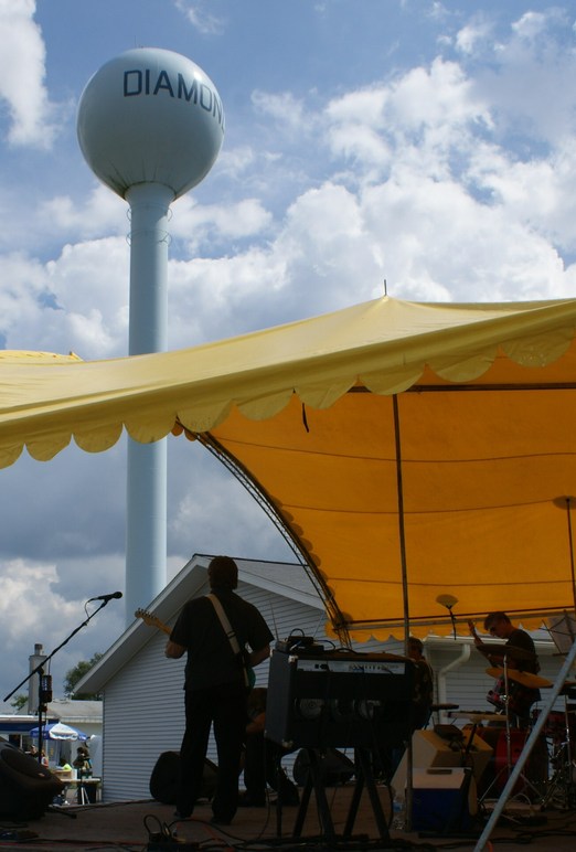 Diamond, IL: Junkyard Dawgs performing at Diamond Days 2008