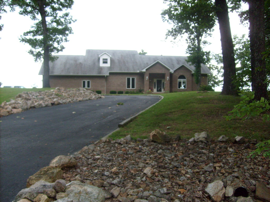 Horseshoe Bend, AR Beautiful home on Diamond Lake in Horeseshoe Bend